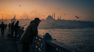 Hình bóng điện ảnh của những người câu cá trên cầu Galata - 2
