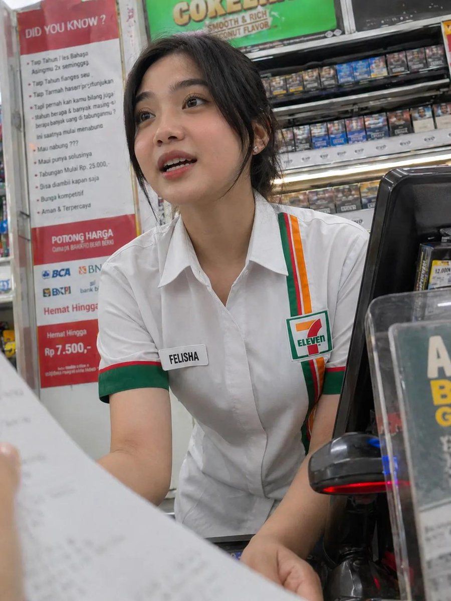 Caixa de Loja de Conveniência (Foto Espontânea)