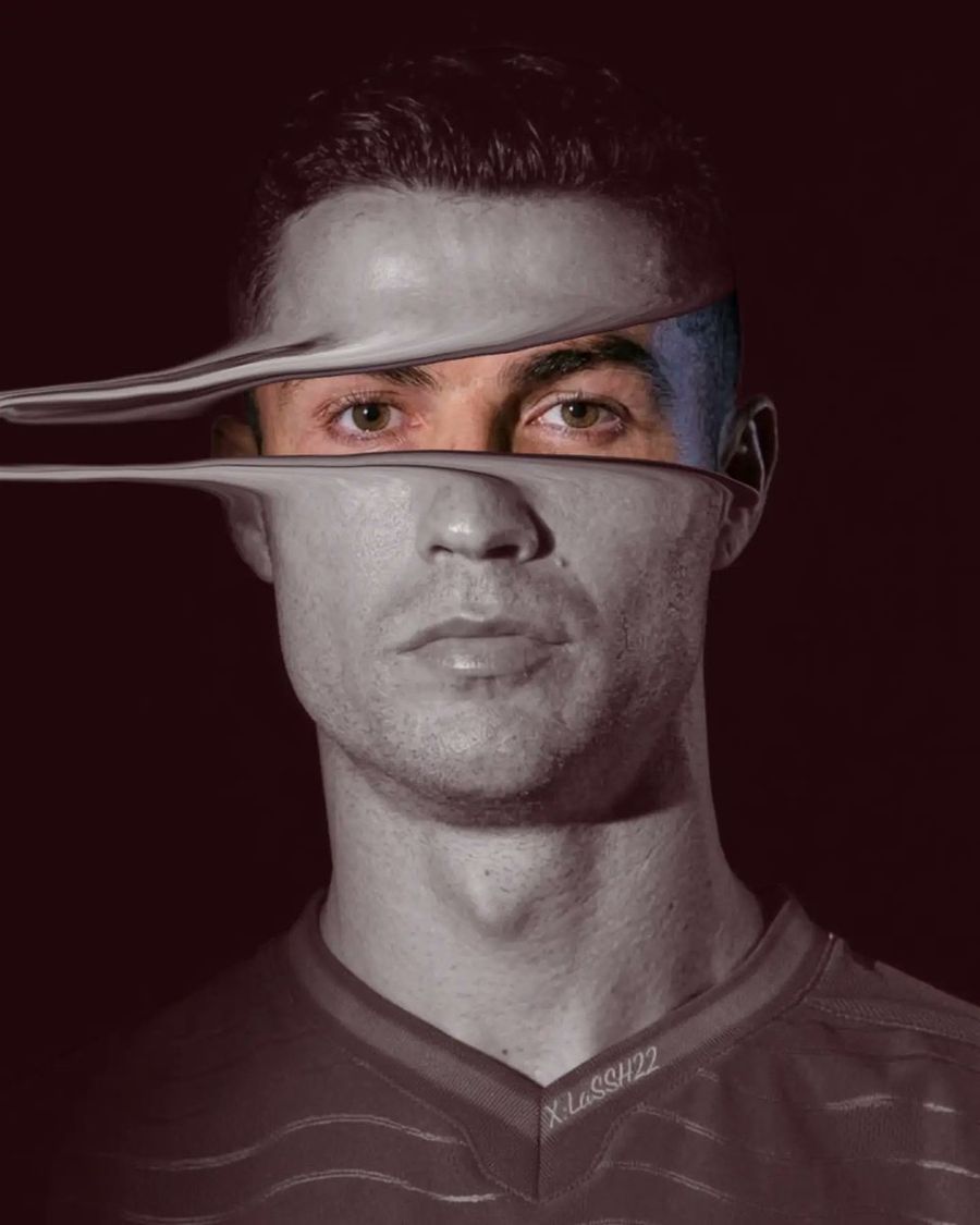Retrato Surreal de Futebol em Metal Líquido