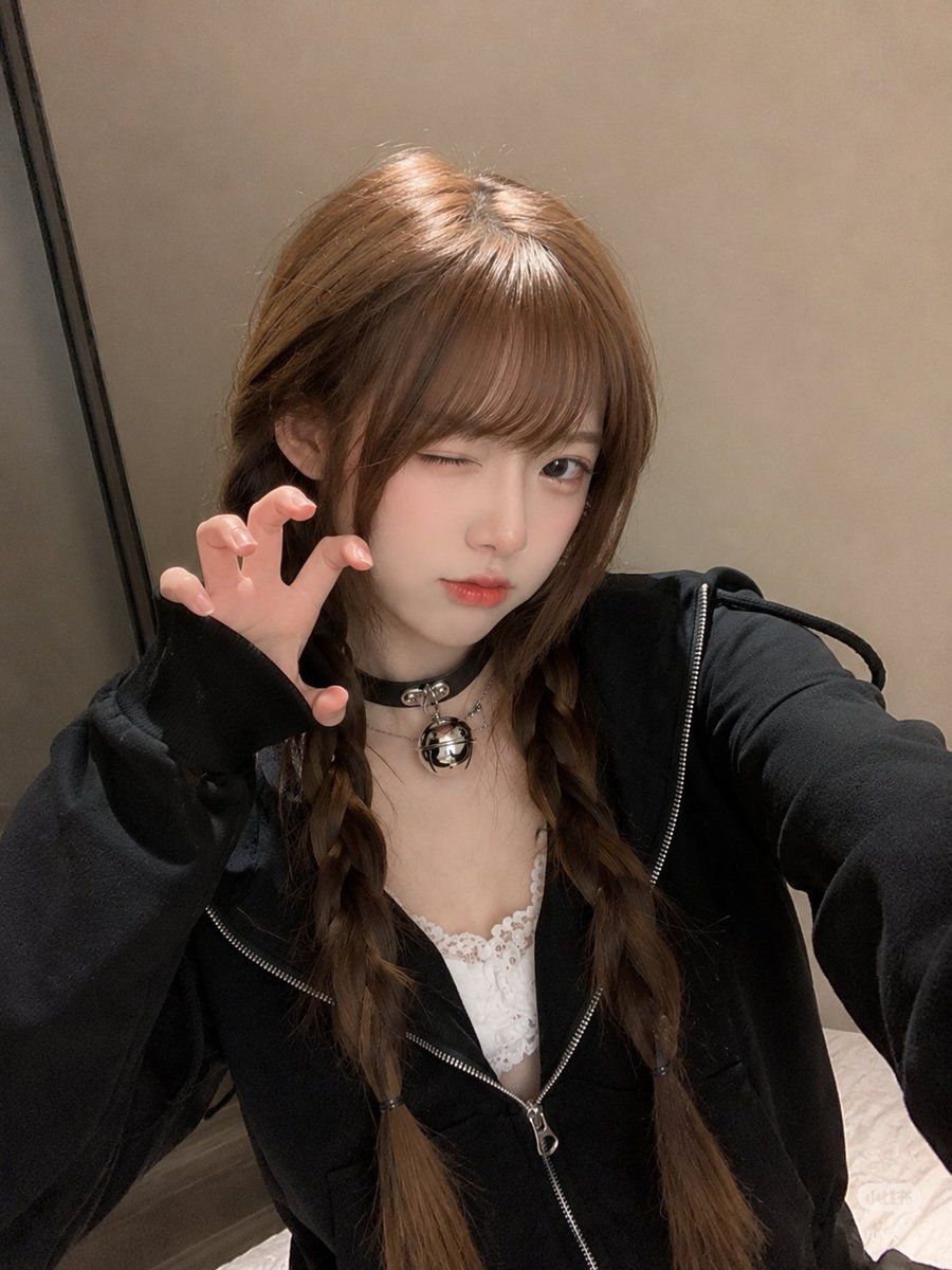 自然なスマホ自撮りポートレート