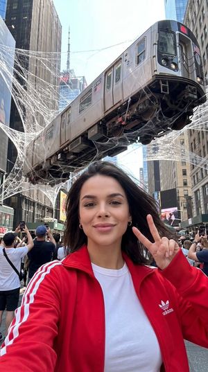 Sürreal Times Square Selfie'si - 2