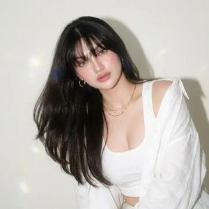Editorial Smartphone Flash Portrait - 1
