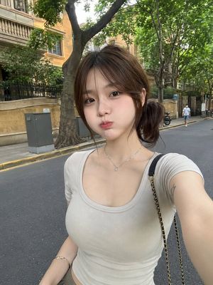 RAW Smartphone Lifestyle Portrait - 1