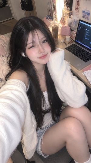 Prompt de Selfie Fille Est-Asiatique - 2