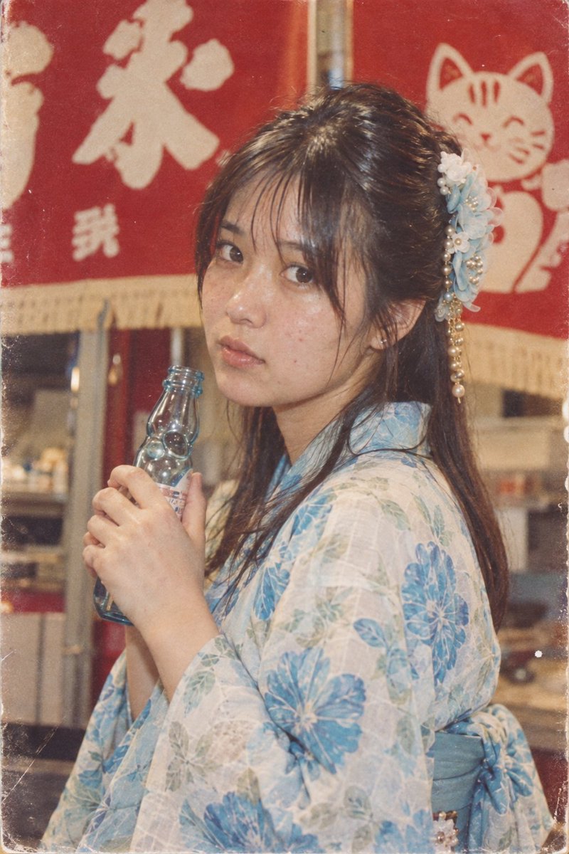 Retro Showa Girl in Yukata