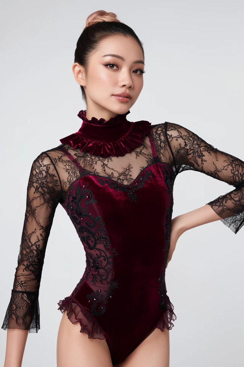 Порівняння портретів у оксамитовому купальнику Red Velvet