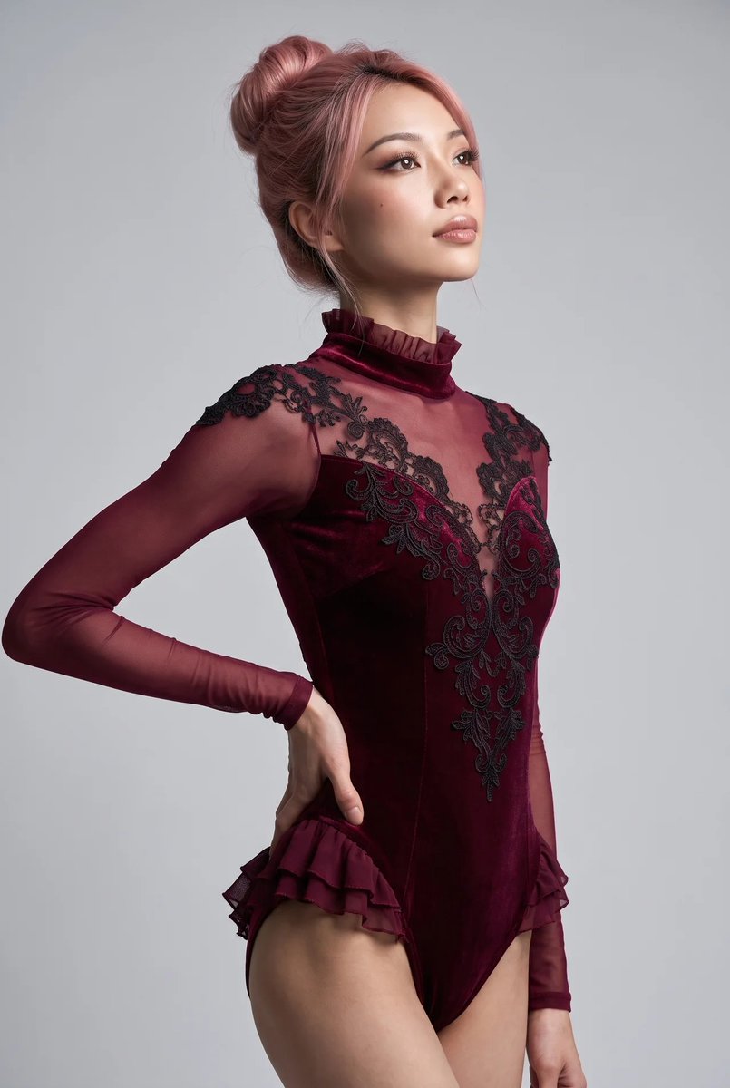 Порівняння портретів у оксамитовому купальнику Red Velvet